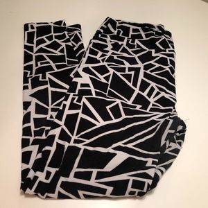 LULAROE - Black/White Pattern Leggings -TC
